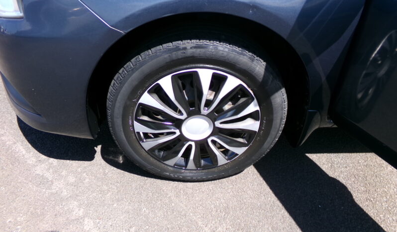 2015 NISSAN VERSA full