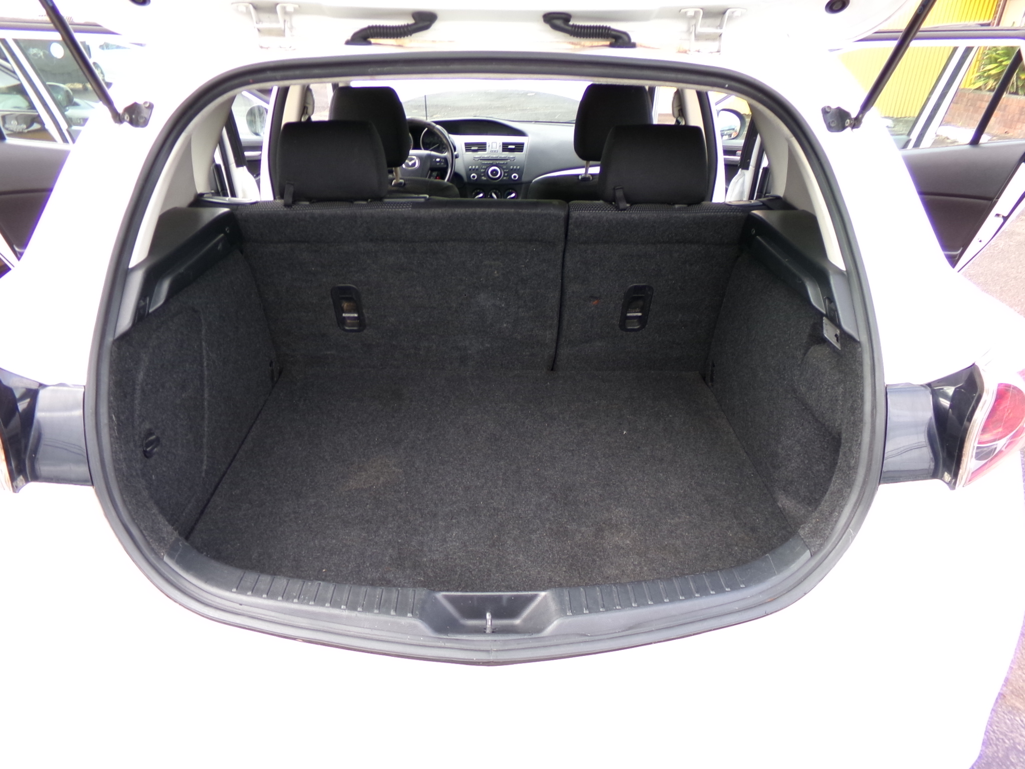 2012 Mazda MAZDA3 i Touring - Photo 17
