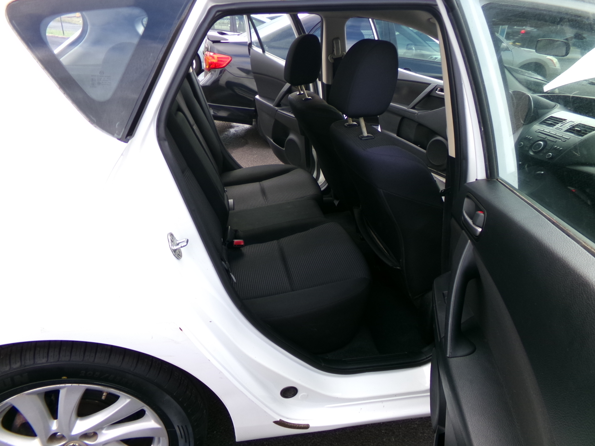 2012 Mazda MAZDA3 i Touring - Photo 19